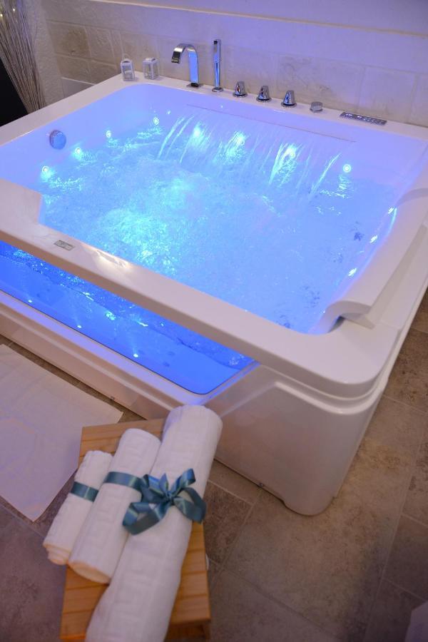 Suite Laurel Spa Con Idromassaggio Fasano Extérieur photo