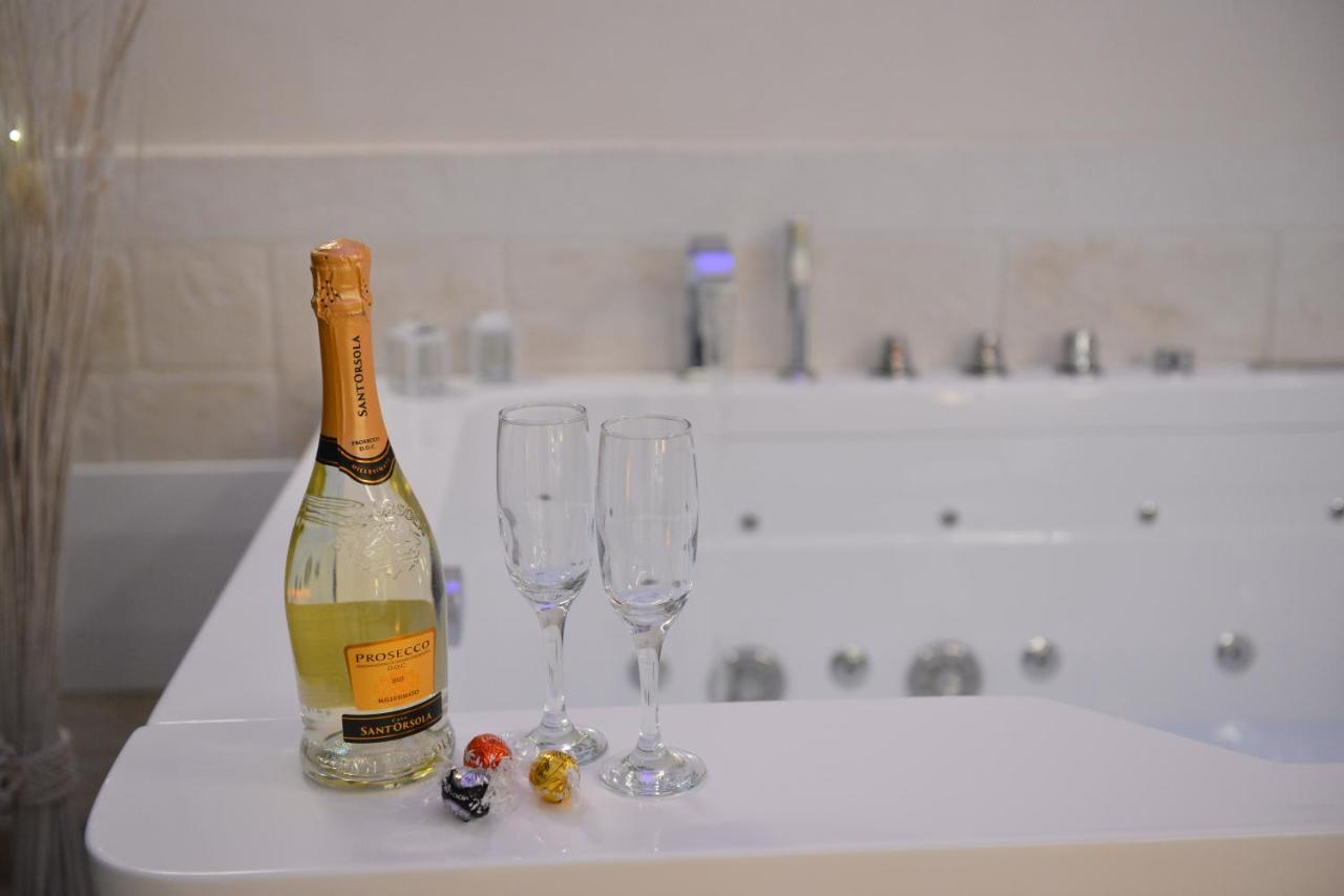Suite Laurel Spa Con Idromassaggio Fasano Extérieur photo