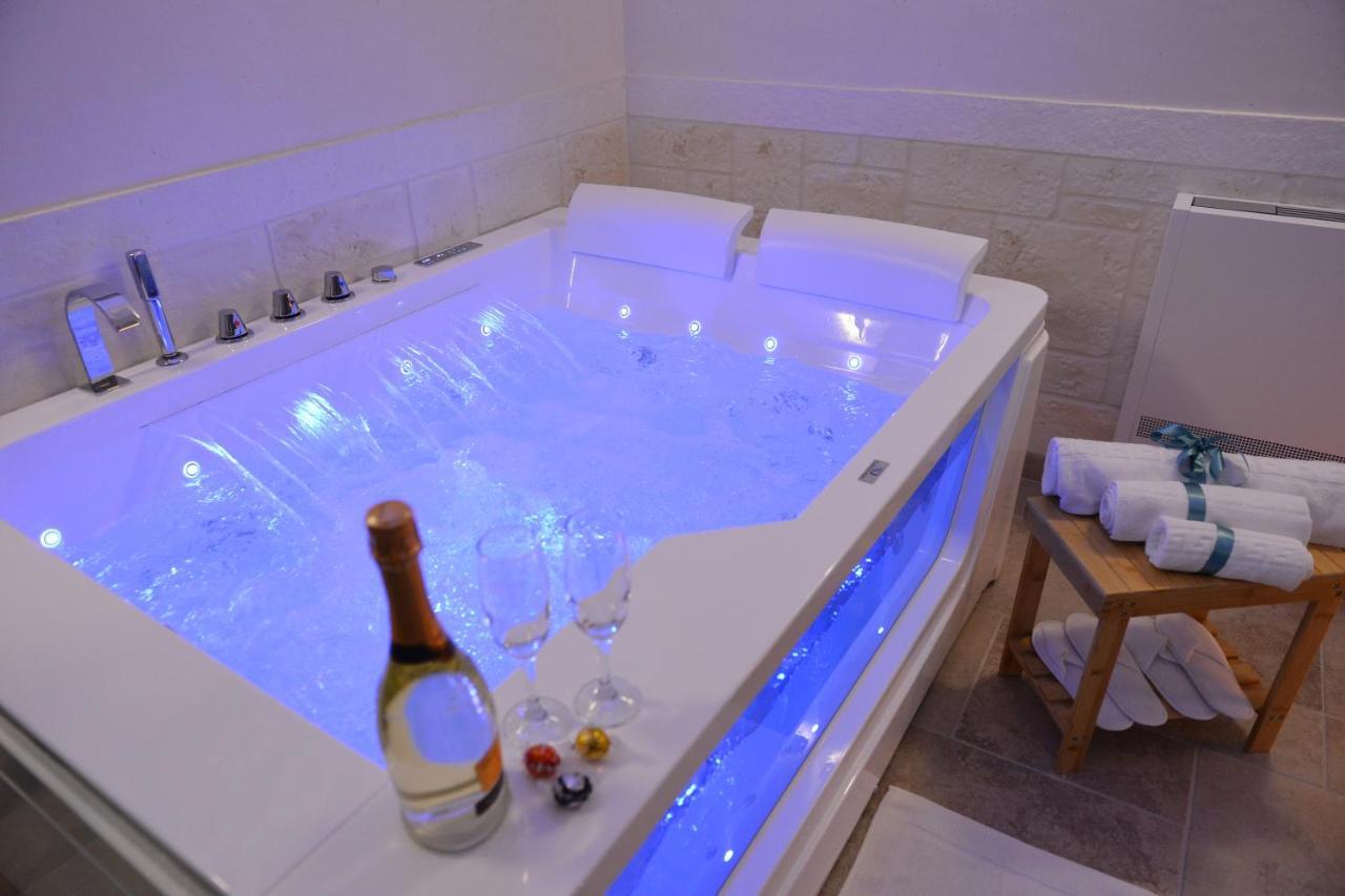 Suite Laurel Spa Con Idromassaggio Fasano Extérieur photo
